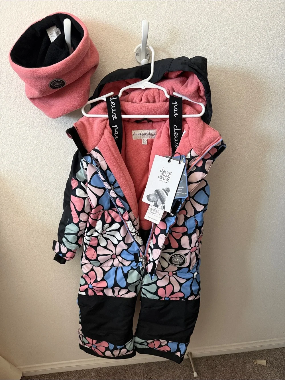 deux par deux Black Floral Print Girls Snowsuit with Pink Lining size 2 new